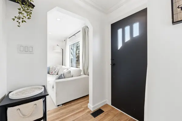 39 Meade ST, Brighton, ON K0K 1H0