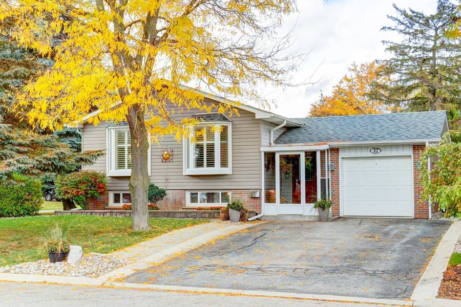 32 Willis DR, Brampton, ON L6W 1B1