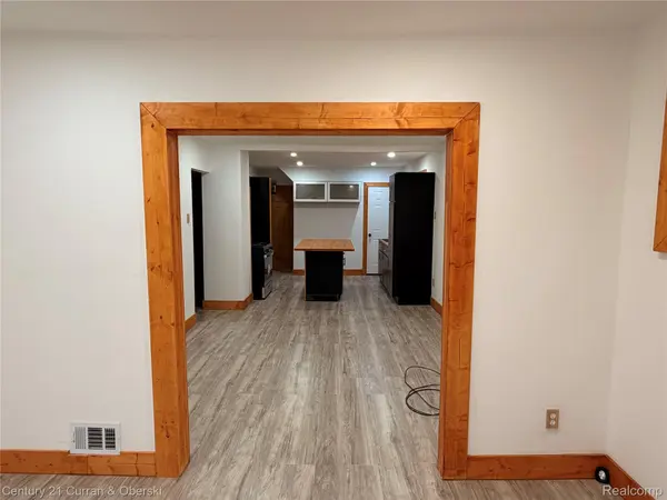 10008 Manor ST, Detroit, MI 48204