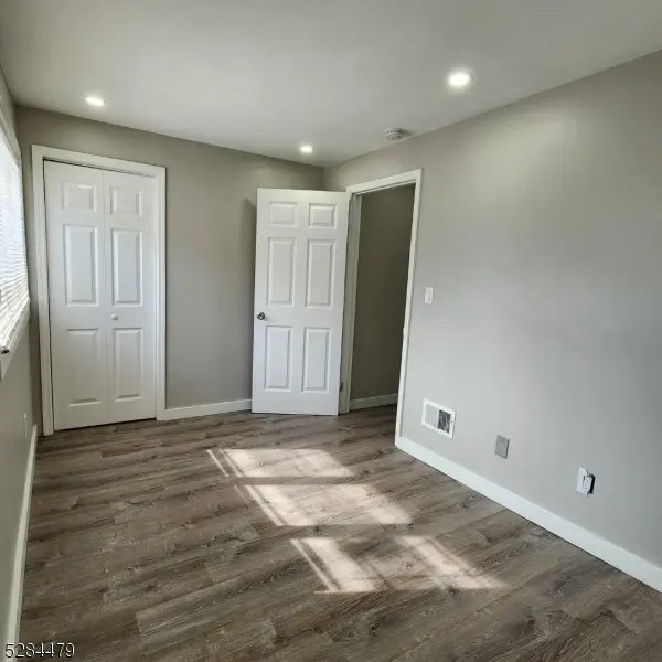 333 W Clinton St, Haledon Boro, NJ 07508