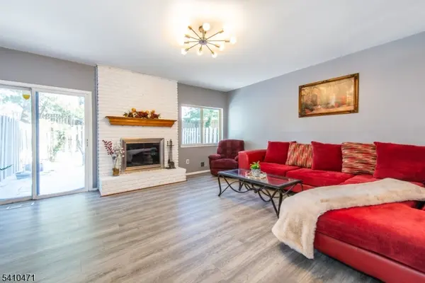 25 Chelsea Way, Bridgewater Twp., NJ 08807