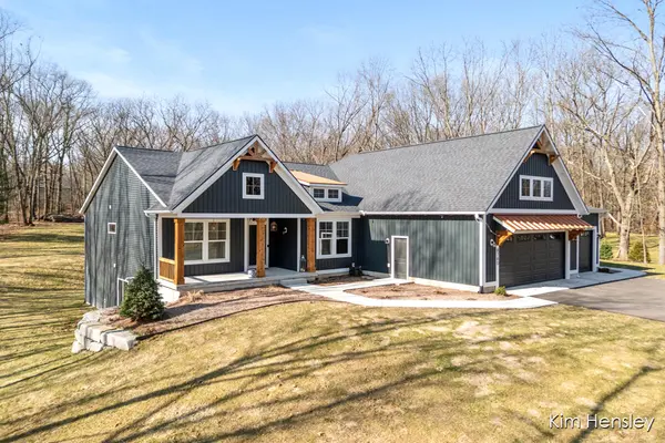 8780 Bentham CT NE, Courtland Twp, MI 49341