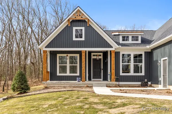 8780 Bentham CT NE, Courtland Twp, MI 49341