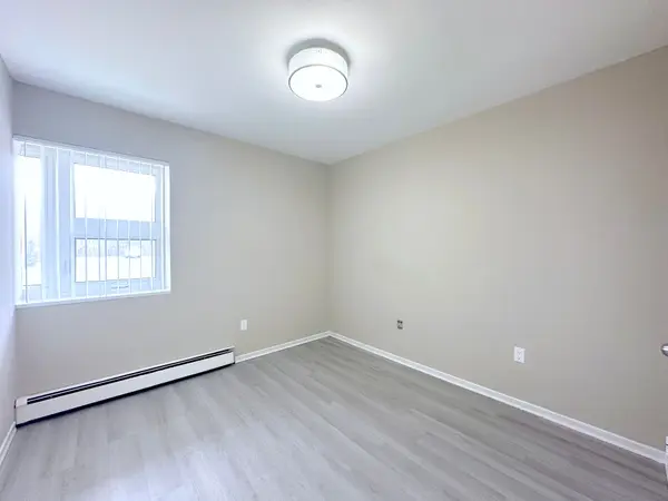 32 Carluke CRES #103, Toronto C12, ON M2L 2J3