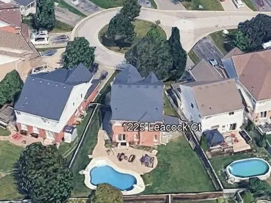 1225 Leacock CT, Oshawa, ON L1K 2R3
