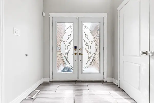 26 Wigston CT, Whitby, ON L1R 2B9