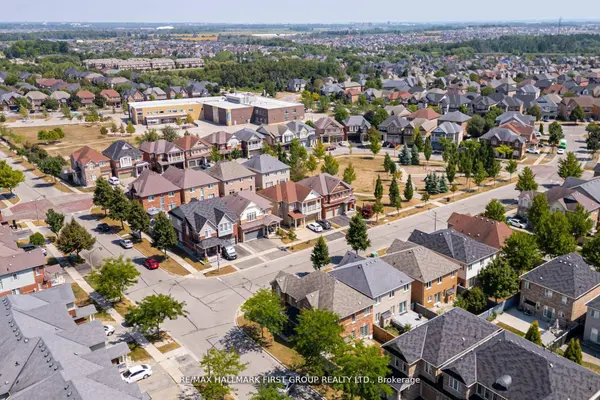 35 Elliottglen DR, Ajax, ON L1Z 0H1