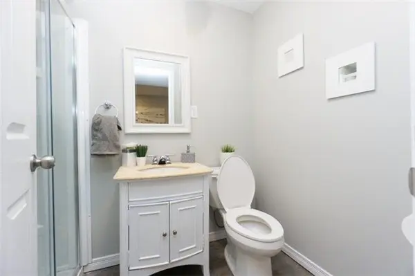 358 Adelaide AVE E, Oshawa, ON L1G 2A1