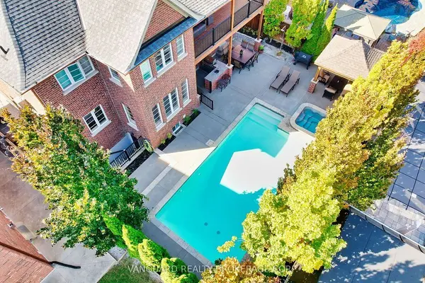 7 Cape George TRL, King, ON L7B 0A2