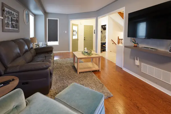 42 Gunning CRES, New Tecumseth, ON L0G 1W0