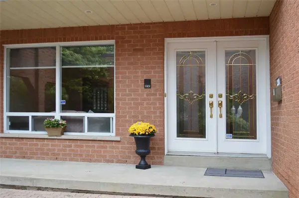 23 Arrowhead DR, Vaughan, ON L4L 4A4