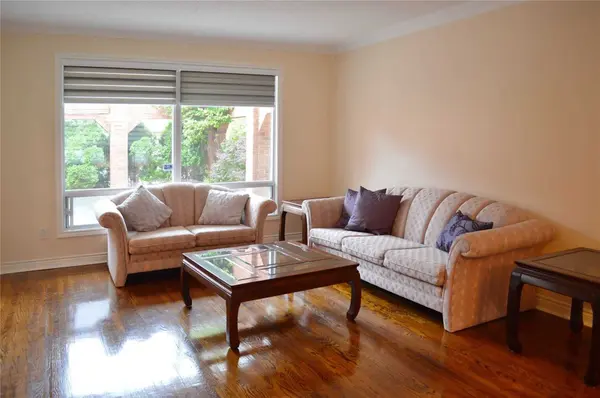 23 Arrowhead DR, Vaughan, ON L4L 4A4