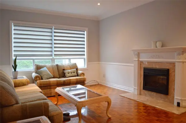 23 Arrowhead DR, Vaughan, ON L4L 4A4