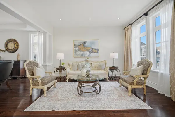 75 Virtue CRES, Vaughan, ON L4H 4C3