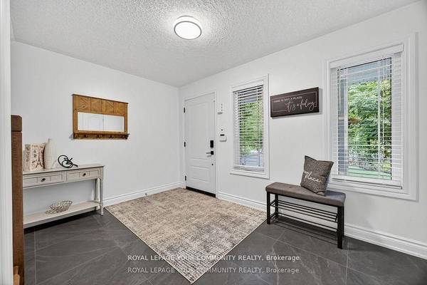 135 Huronwoods DR, Oro-medonte, ON L0K 1E0