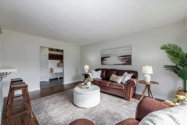 32 Springhome RD, Barrie, ON L4N 2W7