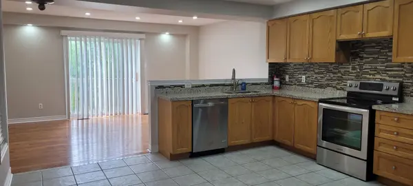 98 Marycroft (Upper) CT, Brampton, ON L7A 2G4