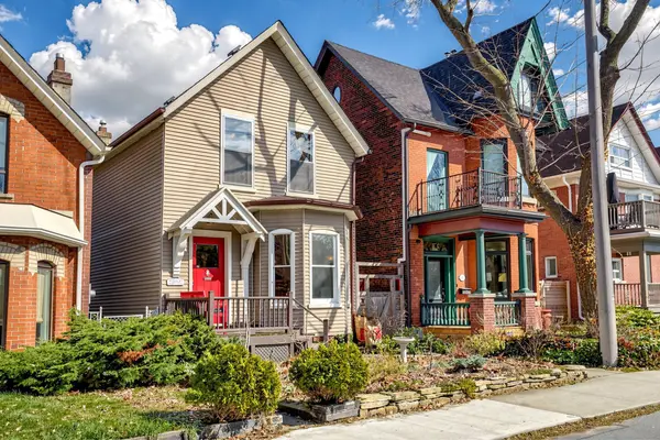 283 Pacific AVE, Toronto W02, ON M6P 2P8