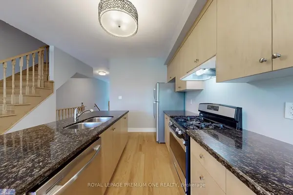 71 Dryden WAY, Toronto W09, ON M9R 0B2