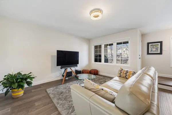 2341 Parkhaven BLVD #8, Oakville, ON L6H 7S5