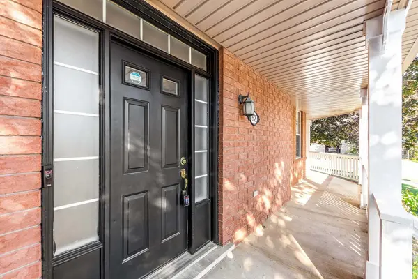 52 Brock DR, Brampton, ON L6P 1A2