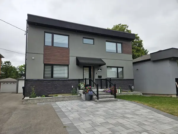 11 Edison CIR, Toronto W04, ON M6L 2L3