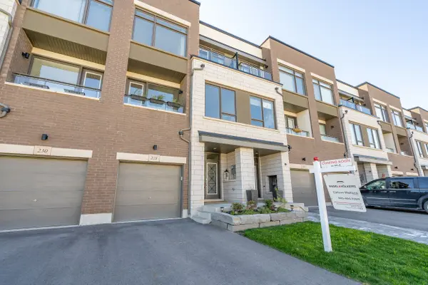 228 Wheat Boom DR, Oakville, ON L6H 0P4