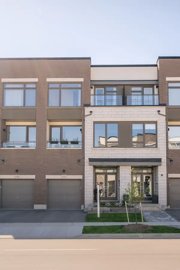 228 Wheat Boom DR, Oakville, ON L6H 0P4