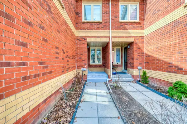 2006 Glenada CRES #2, Oakville, ON L6H 5R9