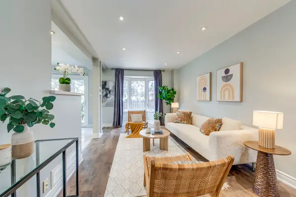 2006 Glenada CRES #2, Oakville, ON L6H 5R9