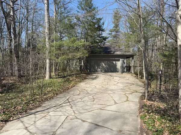 10297 Dogwood CRES, Lambton Shores, ON N0M 1T0