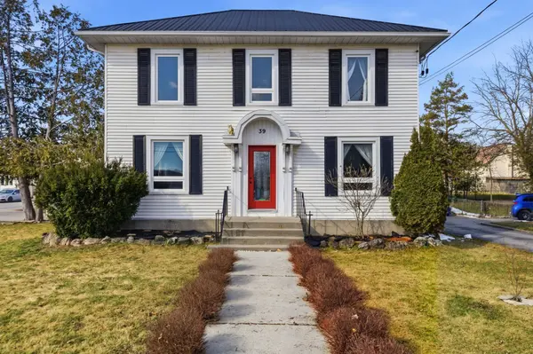 39 Trent ST N, Quinte West, ON K0K 2C0