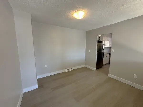 107 Endicott TER #B, Welland, ON L3C 5S3