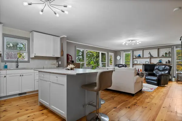 1017 Woods LN, Frontenac, ON K0H 1W0