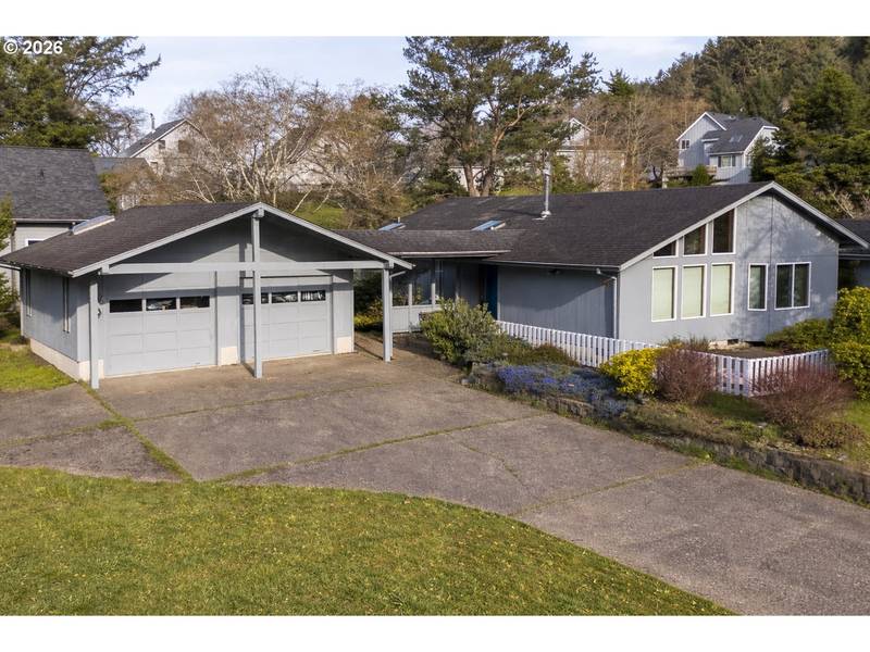 341 COMBS CIR, Yachats, OR 97498