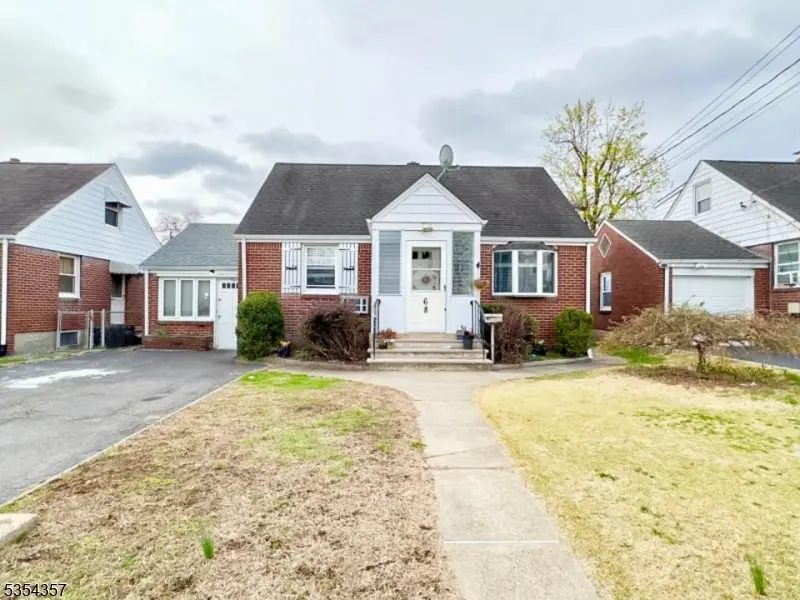 68 17Th Ave, Elmwood Park Boro, NJ 07407