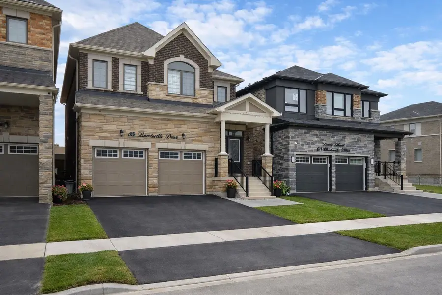 65 BARKERVILLE DR, Whitby, ON L1P 0L8