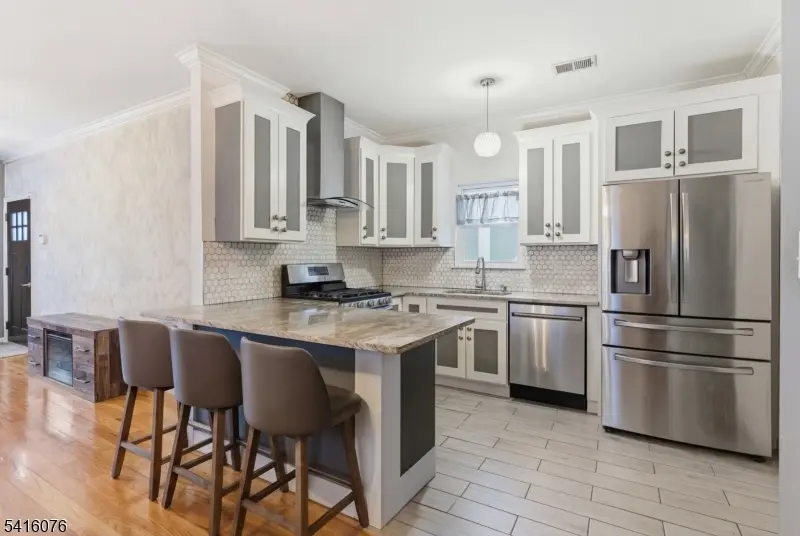 944 Flora St, Elizabeth City, NJ 07201