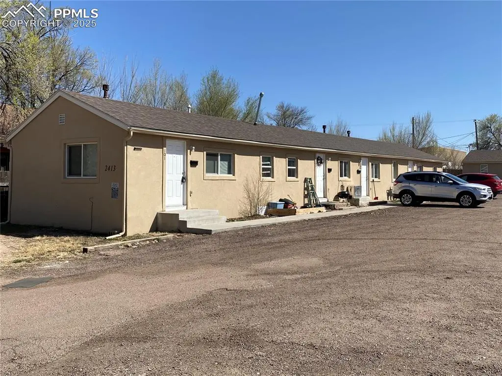 2413 E St Vrain ST, Colorado Springs, CO 80909