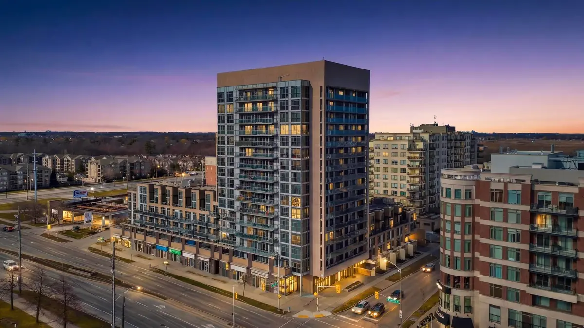 1940 Ironstone DR #1507, Burlington, ON L7L 0E4