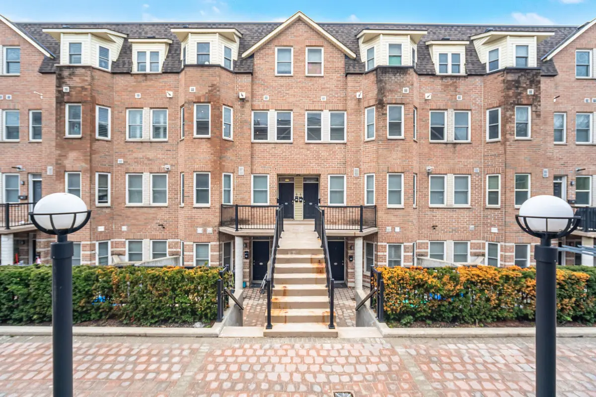 760 Lawrence AVE W #153, Toronto W04, ON M6A 3E7