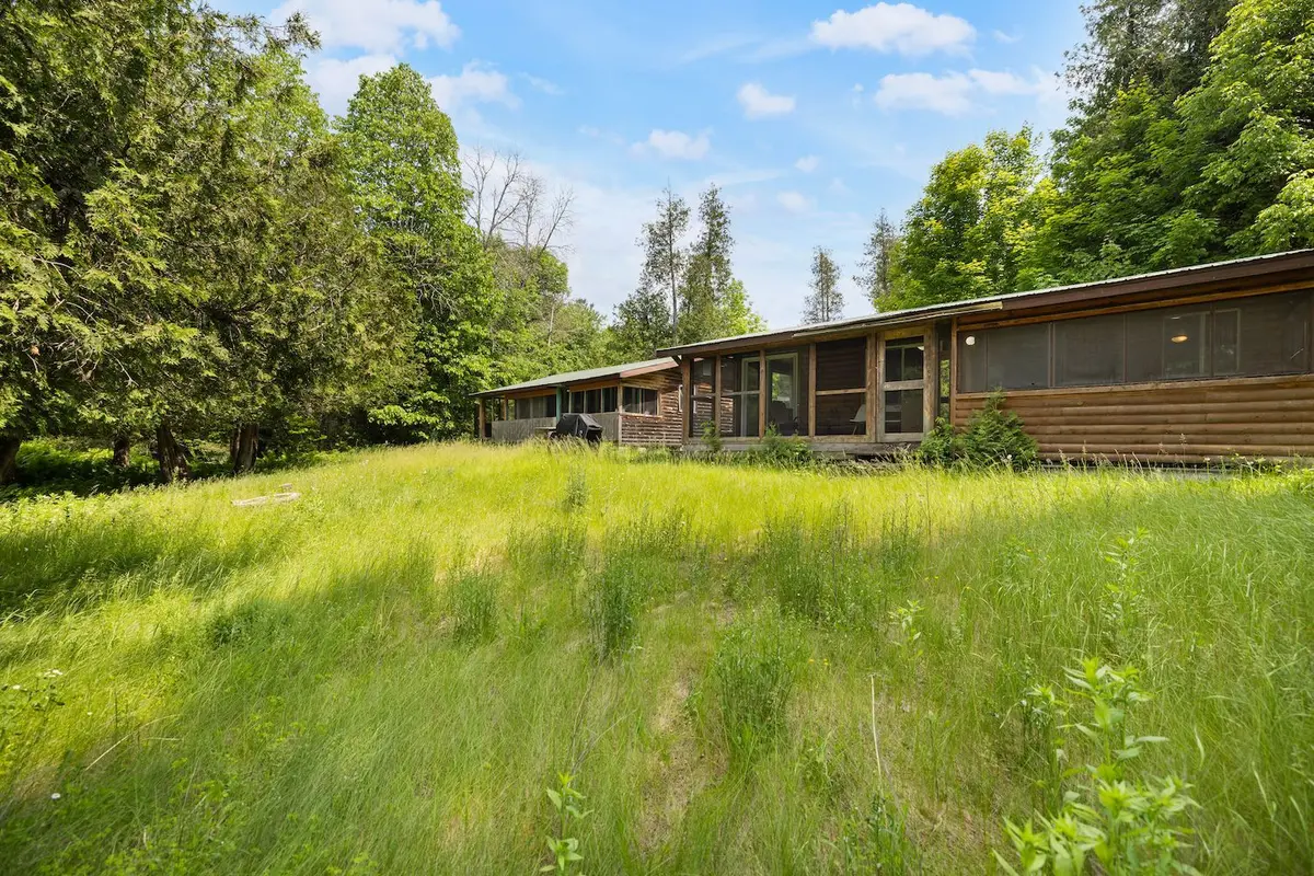 115 Clyde LN, Lanark Highlands, ON K0G 1K0