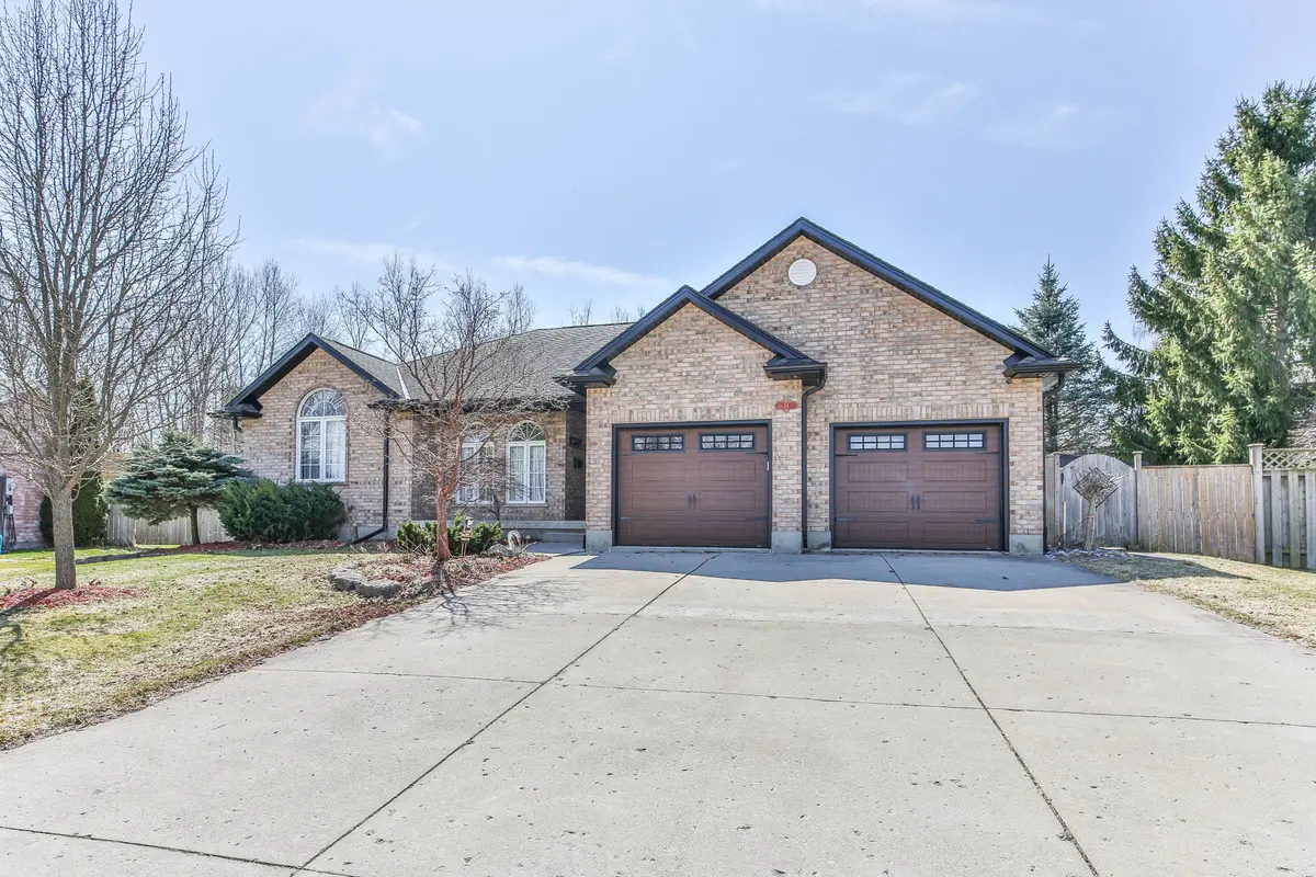 24 Linwood DR, Thames Centre, ON N0L 1G1