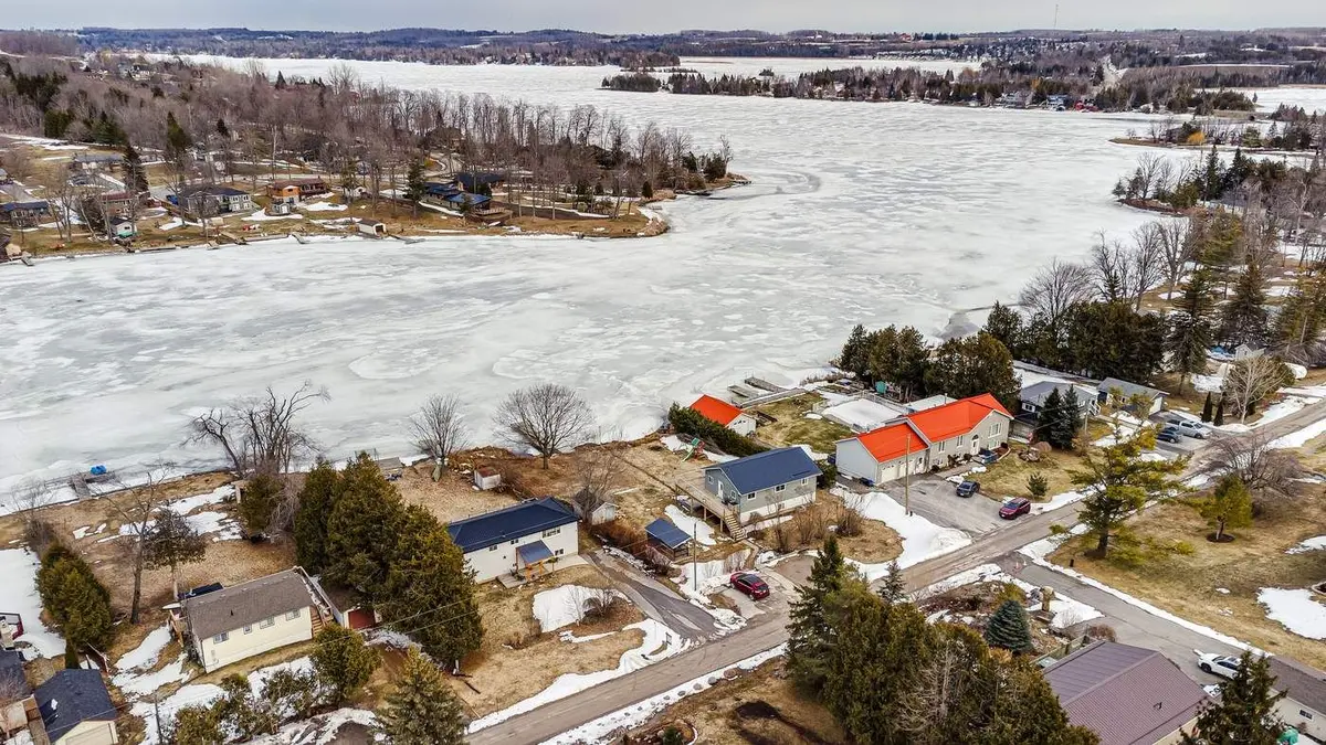 22 Lawrence ST N, Kawartha Lakes, ON K9J 6X3