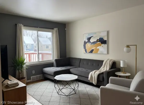 683 E Mansfield AVE, Pontiac, MI 48340