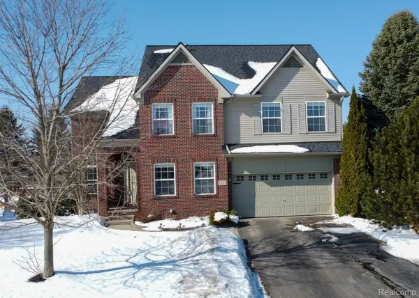 5731 Bingham DR, Commerce Charter Township, MI 48382