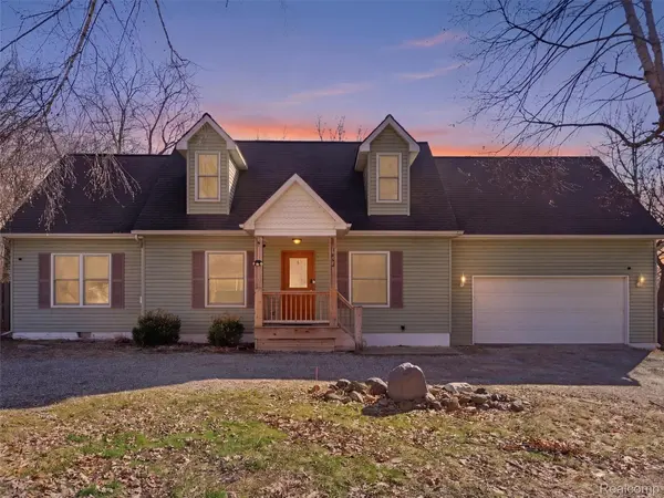 7640 Clintonville RD, Independence Charter Township, MI 48348