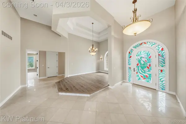 48877 Point Lakeview DR, Chesterfield Township, MI 48047