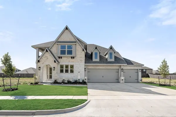 140 Rosewood Drive,  Glenn Heights,  TX 75154