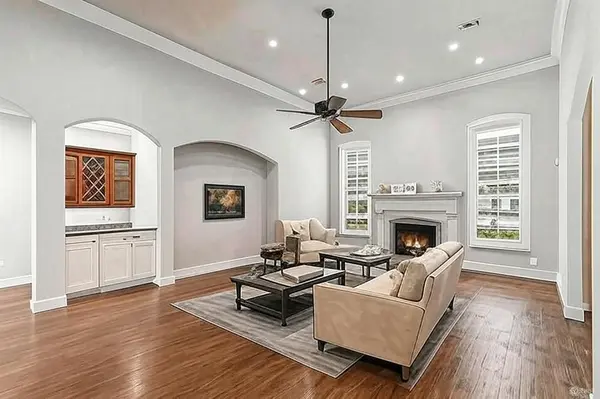 6207 Walnut Hill Lane, Dallas, TX 75230